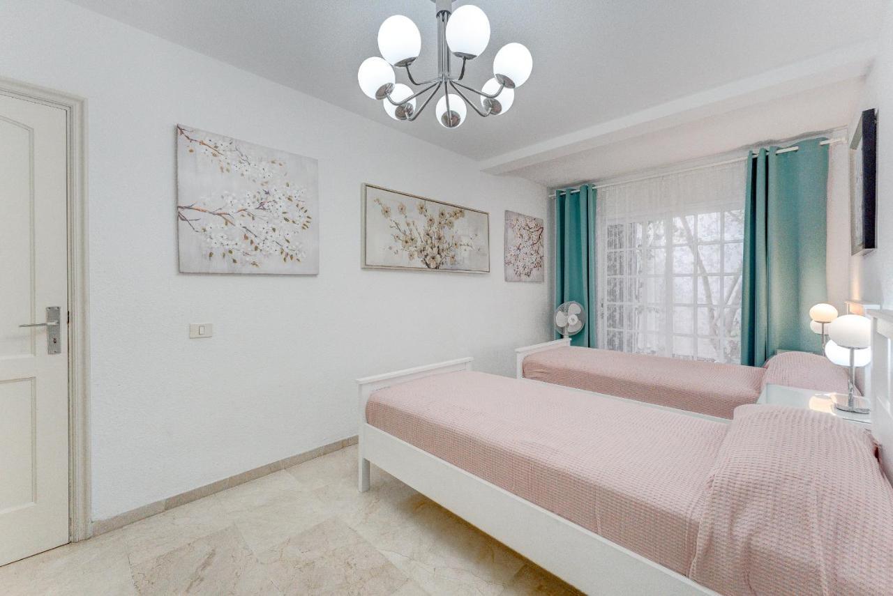 Marvelous holiday home - villa La Caleta Costa Adeje  Esterno foto