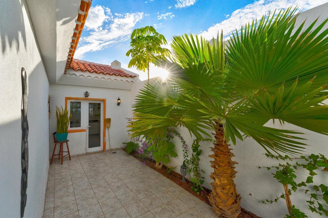 Marvelous holiday home - villa La Caleta Costa Adeje  Esterno foto